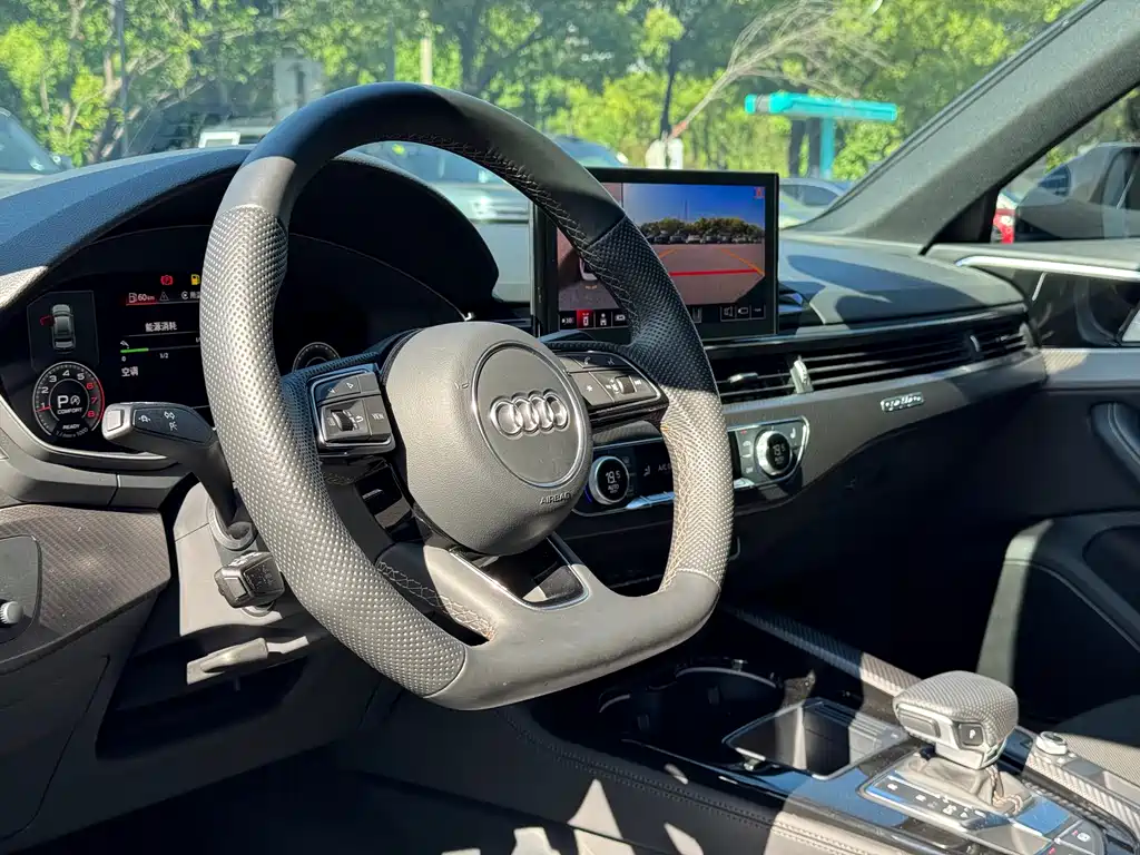 Audi A4L 2024 40 TFSI quattro RS