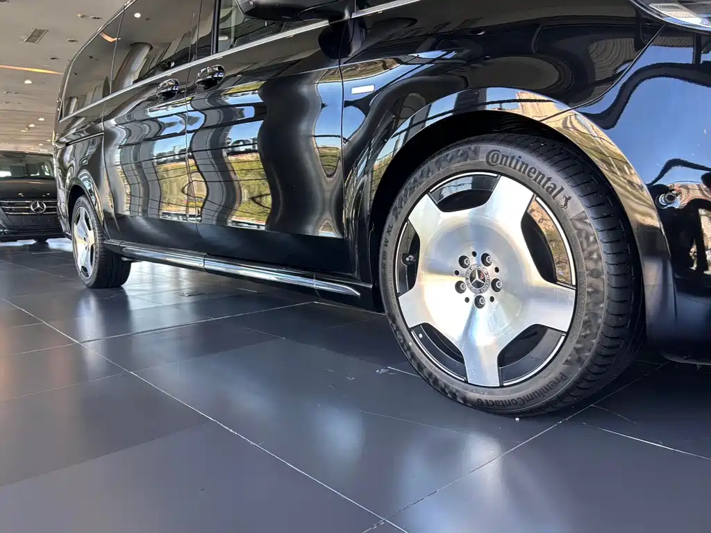 Mercedes-Benz V-Class V 2024 V 300 L Luxury