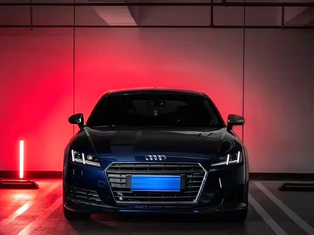 AUDI TT