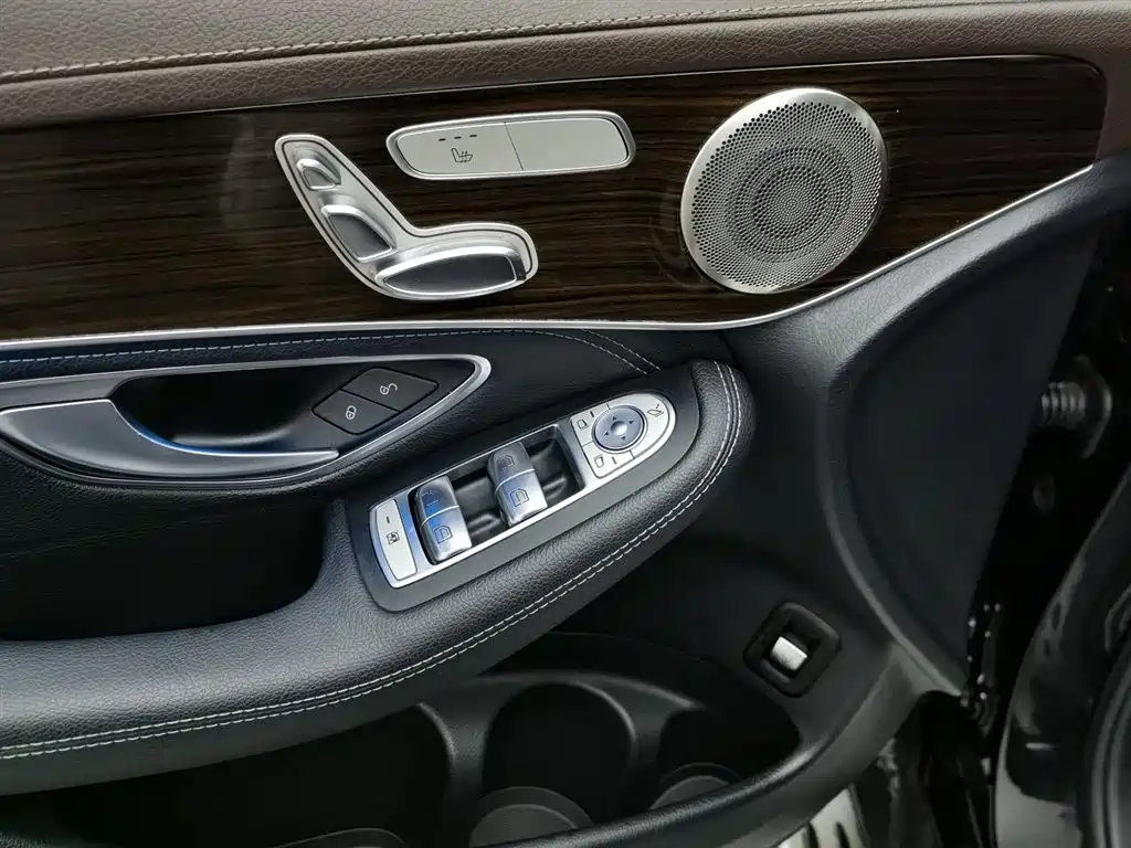 Mercedes-Benz GLC 2018 GLC 260 4MATIC Luxury