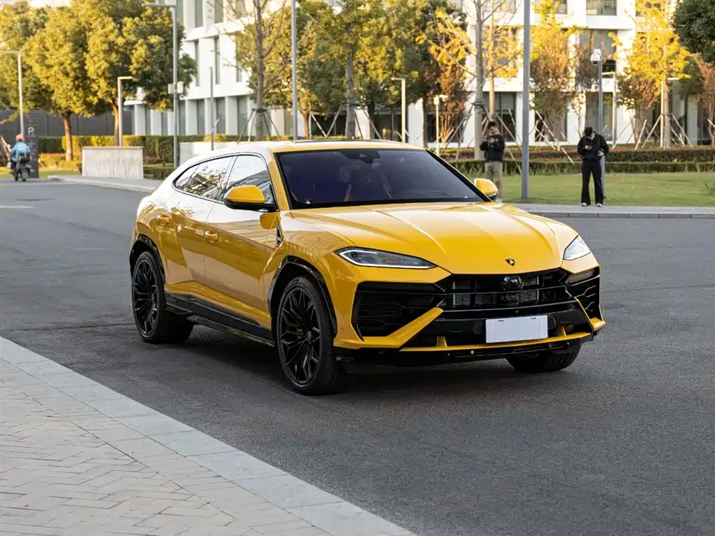 LAMBORGHINI URUS SE