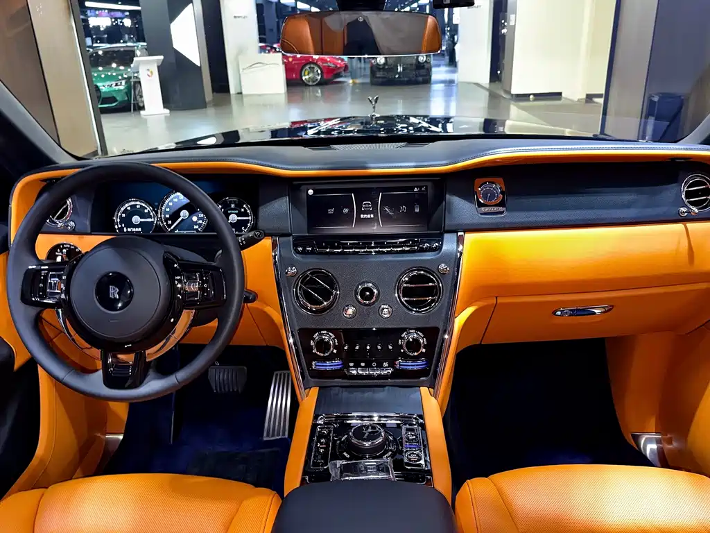Rolls-Royce Cullinan 2018 мест