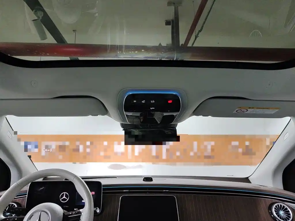 Mercedes-Benz EQE SUV — миниатюра 23