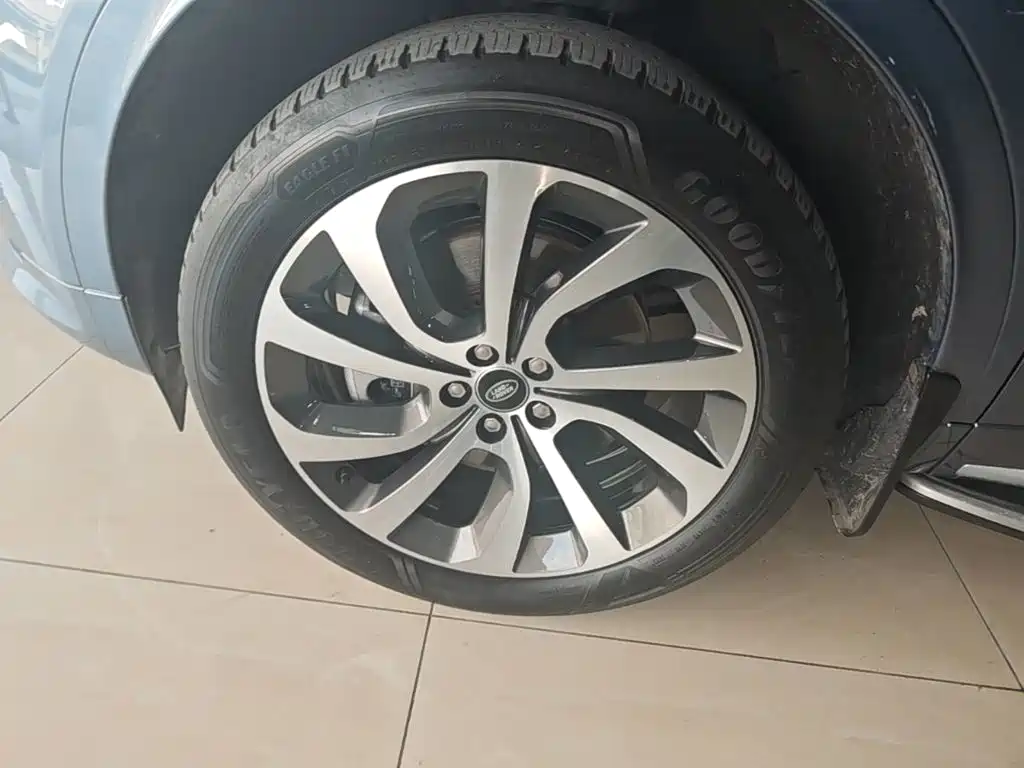 Land Rover Discovery Sport — миниатюра 23