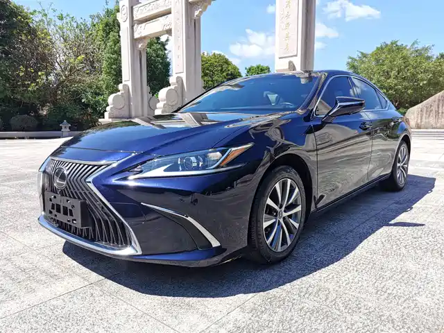 LEXUS  ES 2021