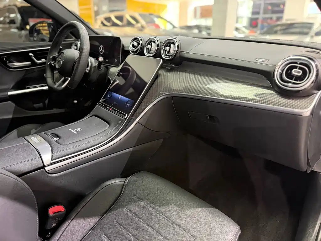 Mercedes-Benz C-Class — миниатюра 11
