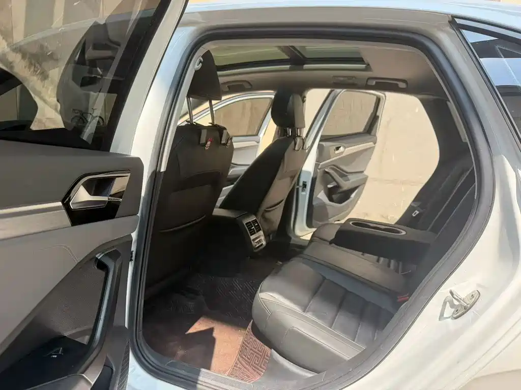 Volkswagen Sagitar — миниатюра 6