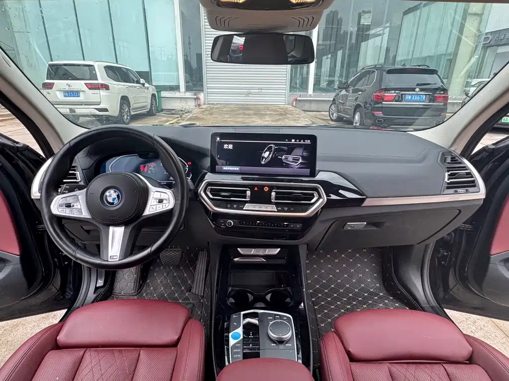 BMW iX3 — миниатюра 6