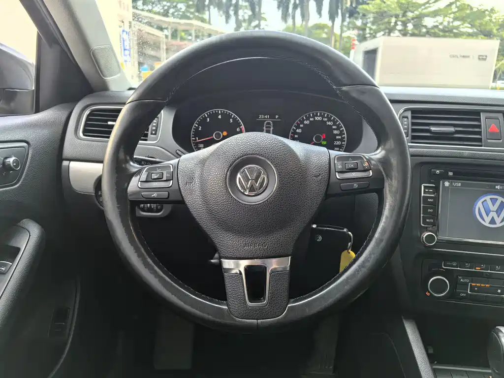 Volkswagen Sagitar — миниатюра 14