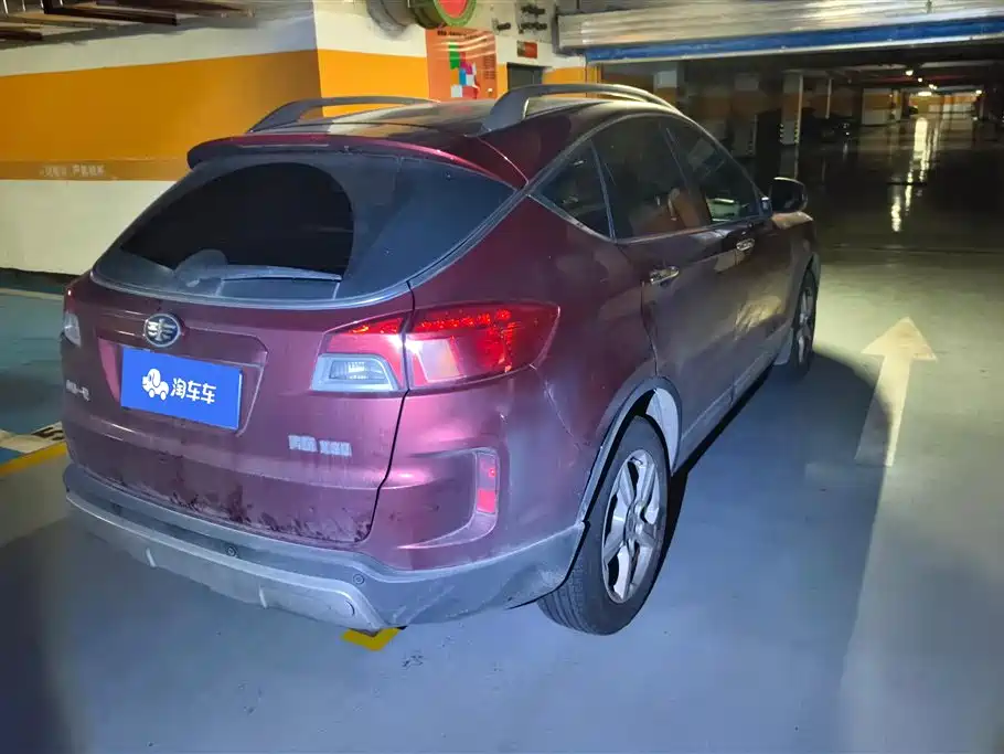 Bestune X80 2013 2.0L AT Luxury