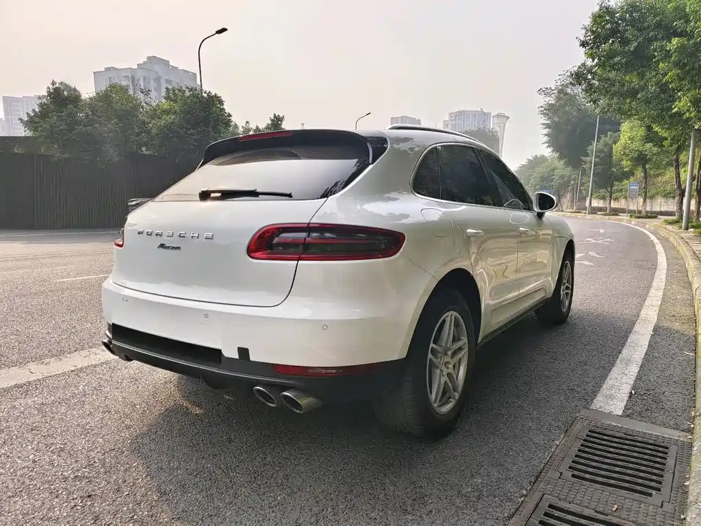 Porsche Macan — миниатюра 4