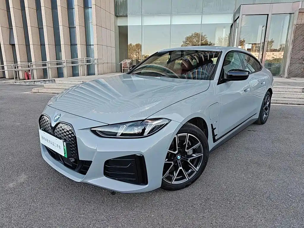 BMW i4