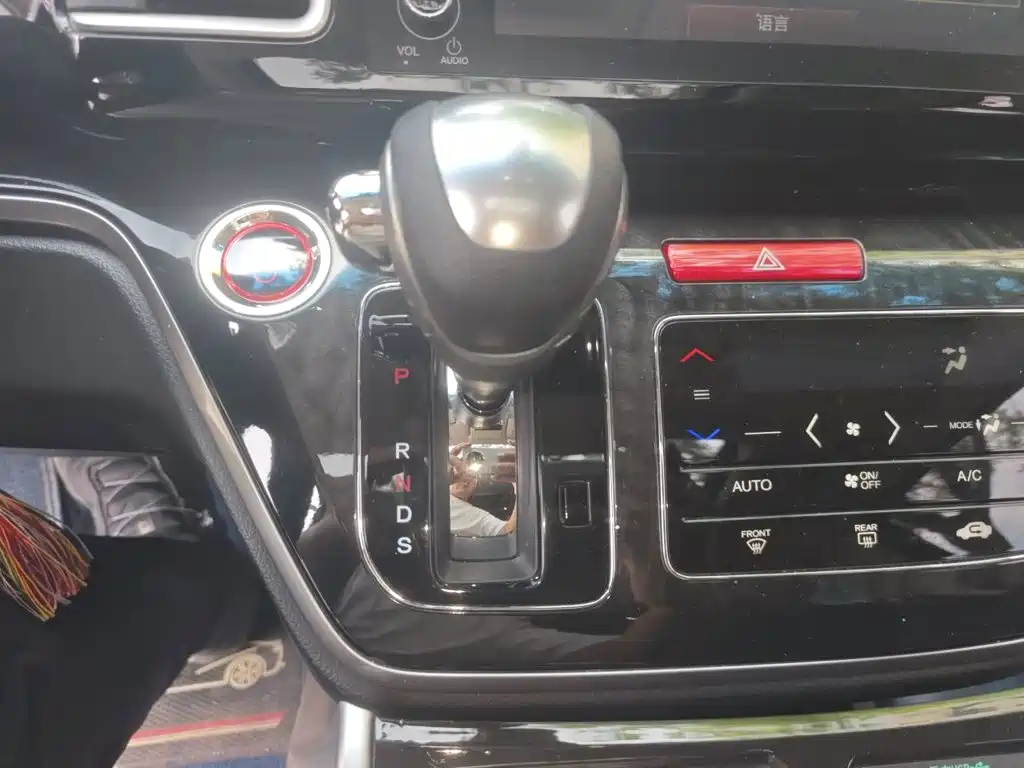 Honda Elysion — миниатюра 7