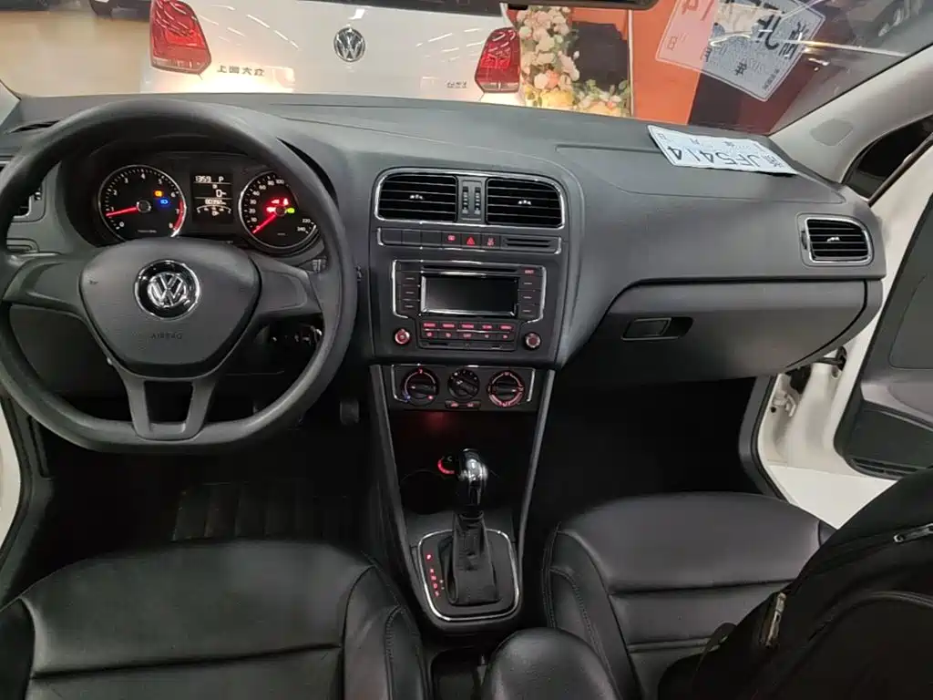 Volkswagen Polo — миниатюра 14