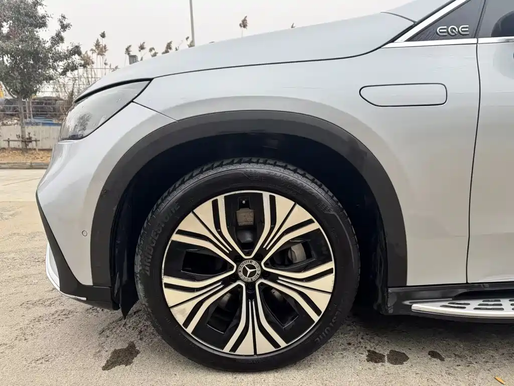 MERCEDES-BENZ EQE SUV
