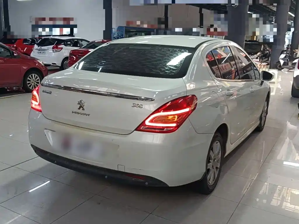 Peugeot 308 — миниатюра 7