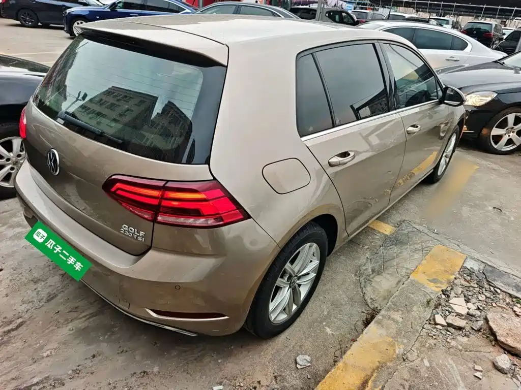 Volkswagen Golf 2018 230TSI AT Comfort