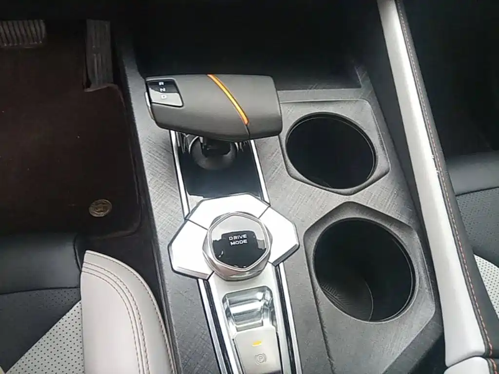 Changan UNI-V iDD — миниатюра 14