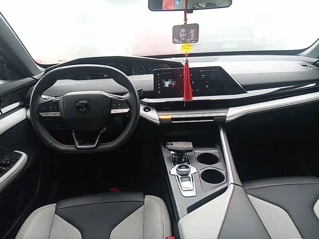 Changan UNI-V iDD — миниатюра 10