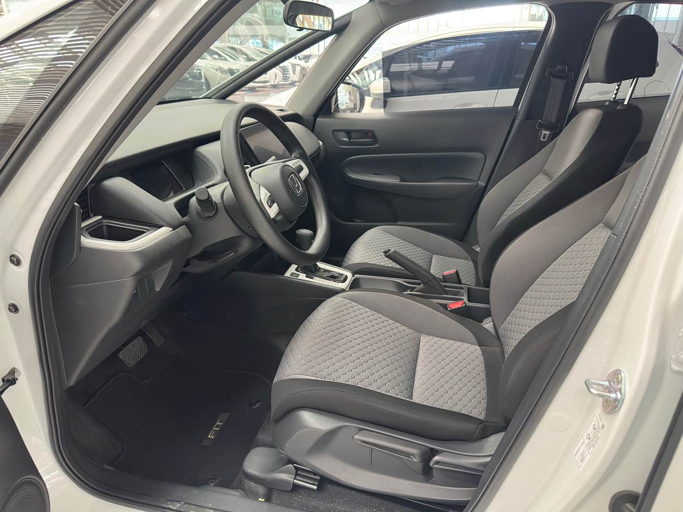 Honda Fit 1.5 л 2026 г. Белый, пробег 3000 км