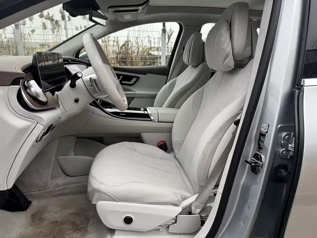 MERCEDES-BENZ EQE SUV