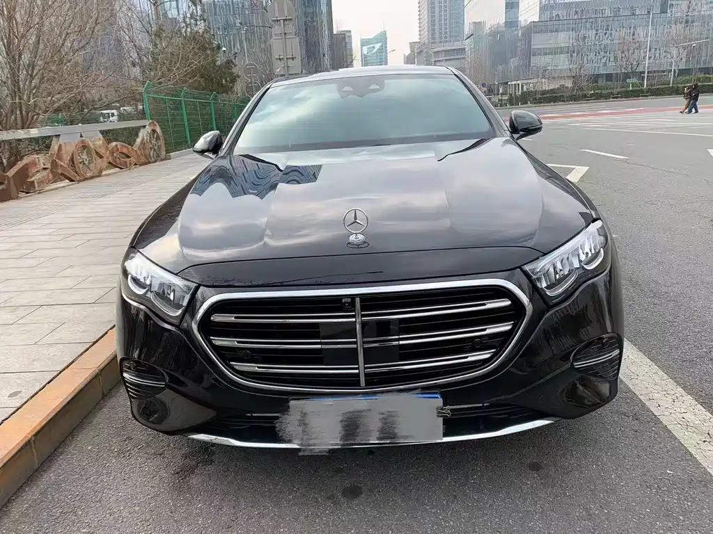 Mercedes-Benz E-Class 2024