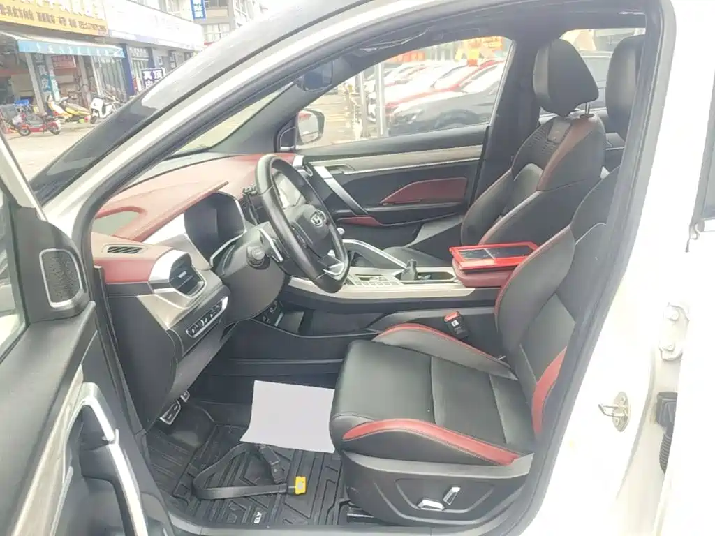 Geely Binyue — миниатюра 15
