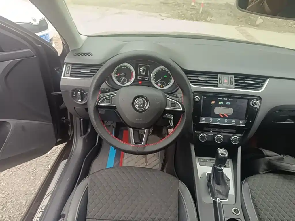 Skoda Octavia — миниатюра 11