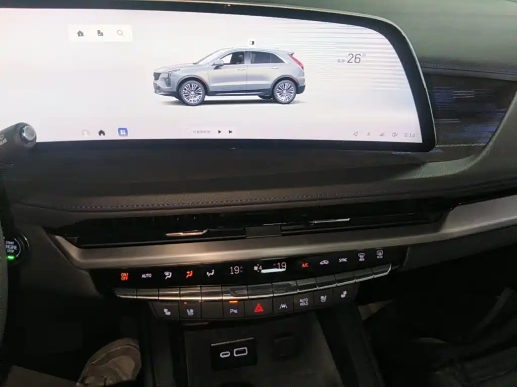 Cadillac XT4 — миниатюра 13