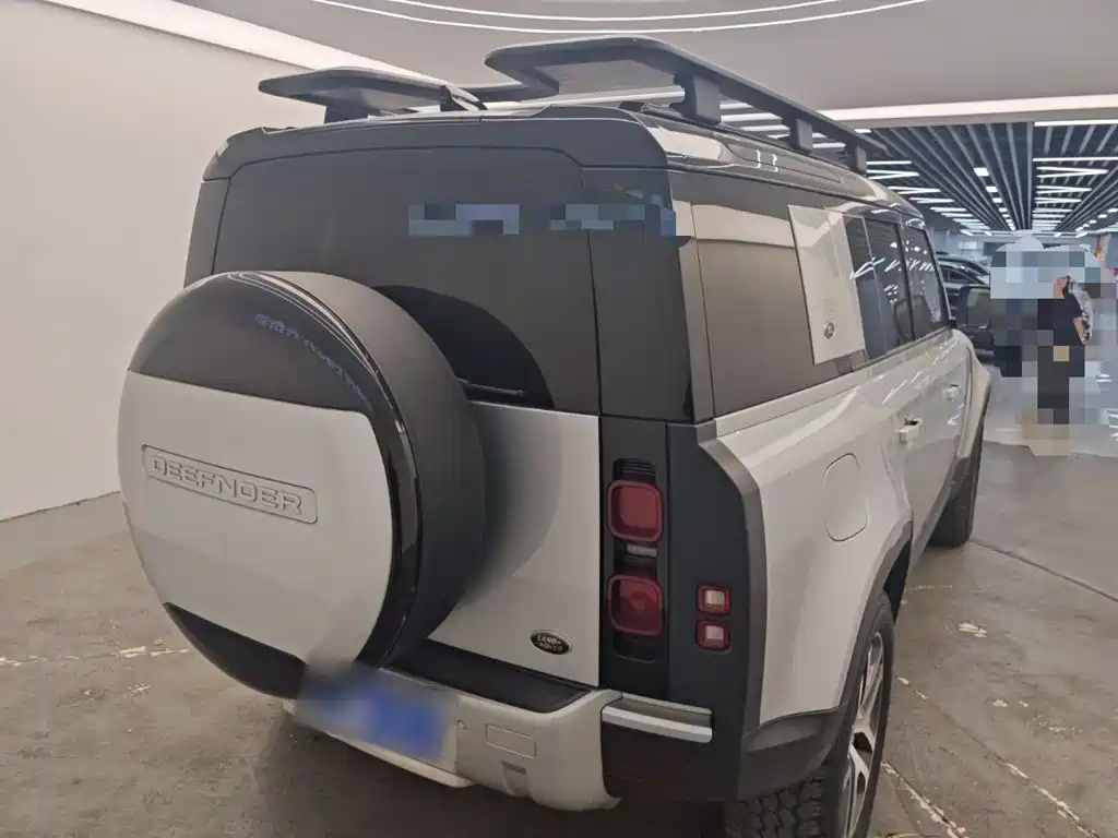 Land Rover Defender — миниатюра 9