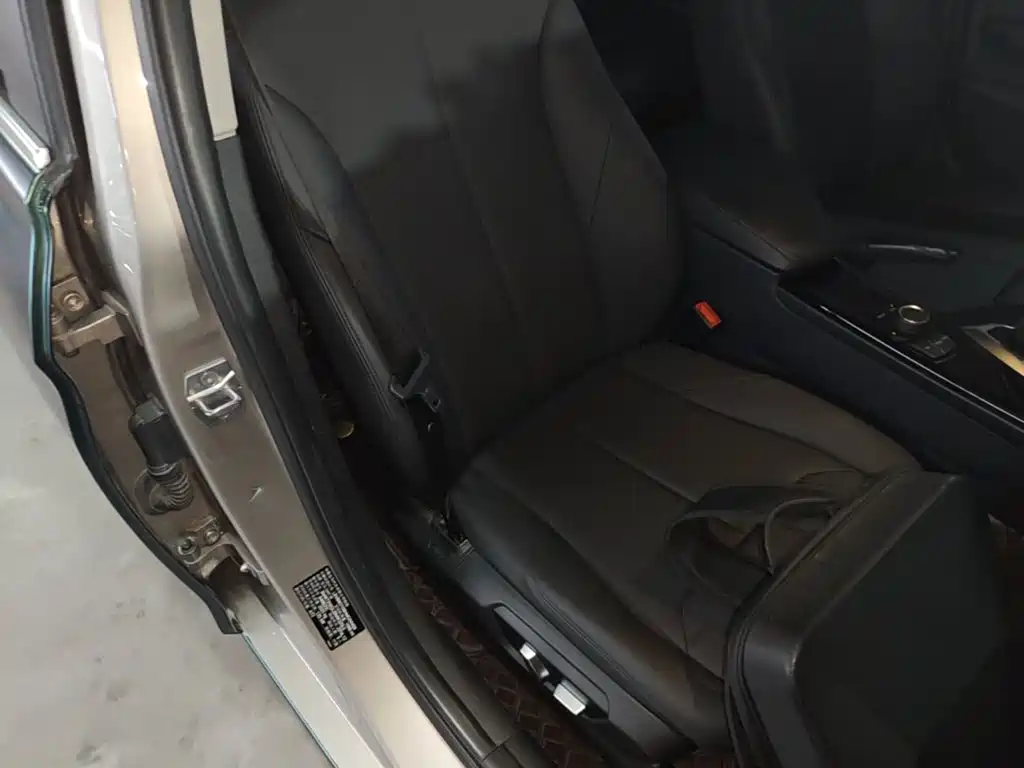 BMW 3 Series — миниатюра 25