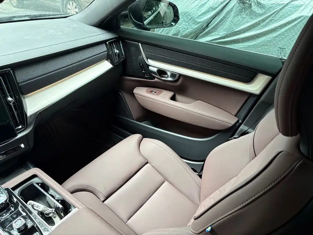 Volvo S90 2024 B5 Luxury