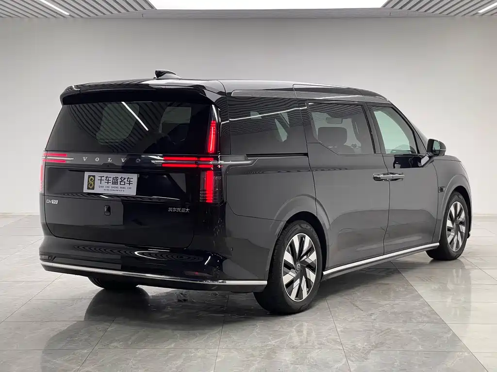 Volvo EM90 — миниатюра 6
