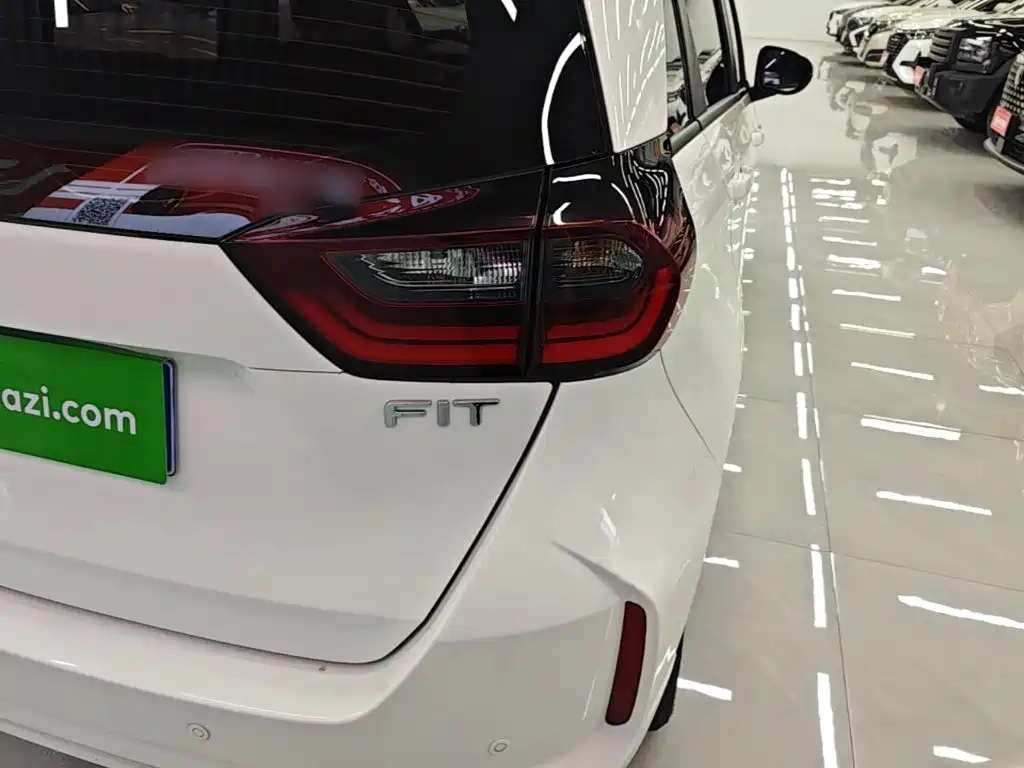 Honda Fit — миниатюра 8