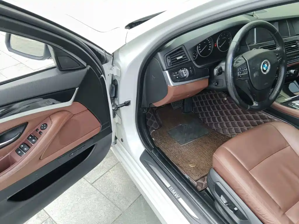 BMW 5 Series — миниатюра 16