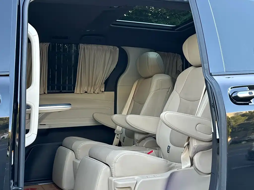 Toyota Sienna — миниатюра 13