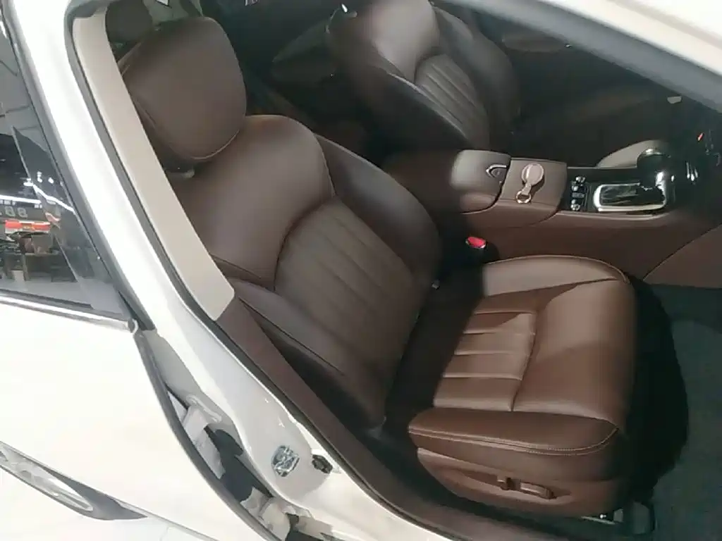 Infiniti QX50 — миниатюра 25