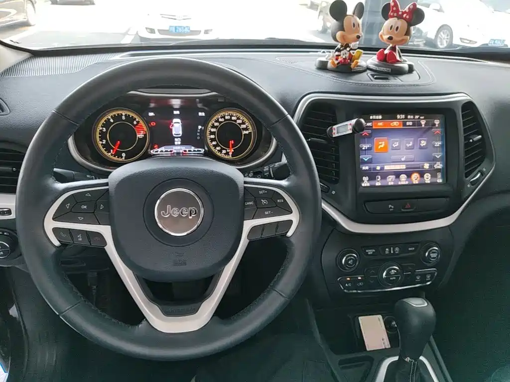 Jeep Cherokee — миниатюра 10