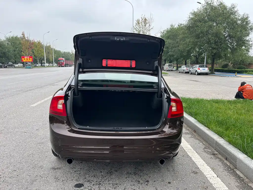 Volvo S60 — миниатюра 19