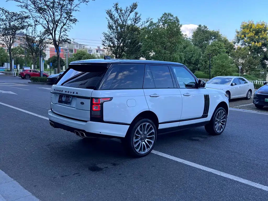 Land Rover Range Rover — миниатюра 8