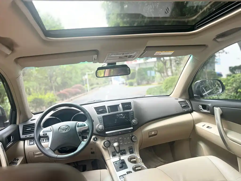 Toyota Highlander 2013 2.7L 7 мест