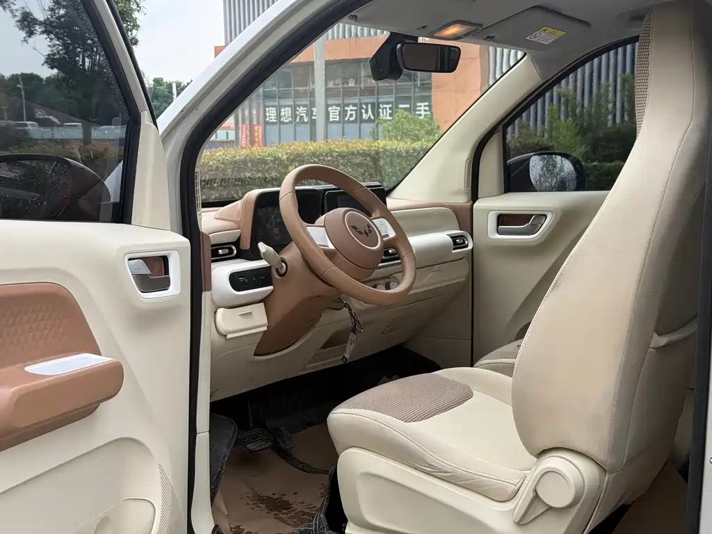 Wuling MINIEV — миниатюра 5