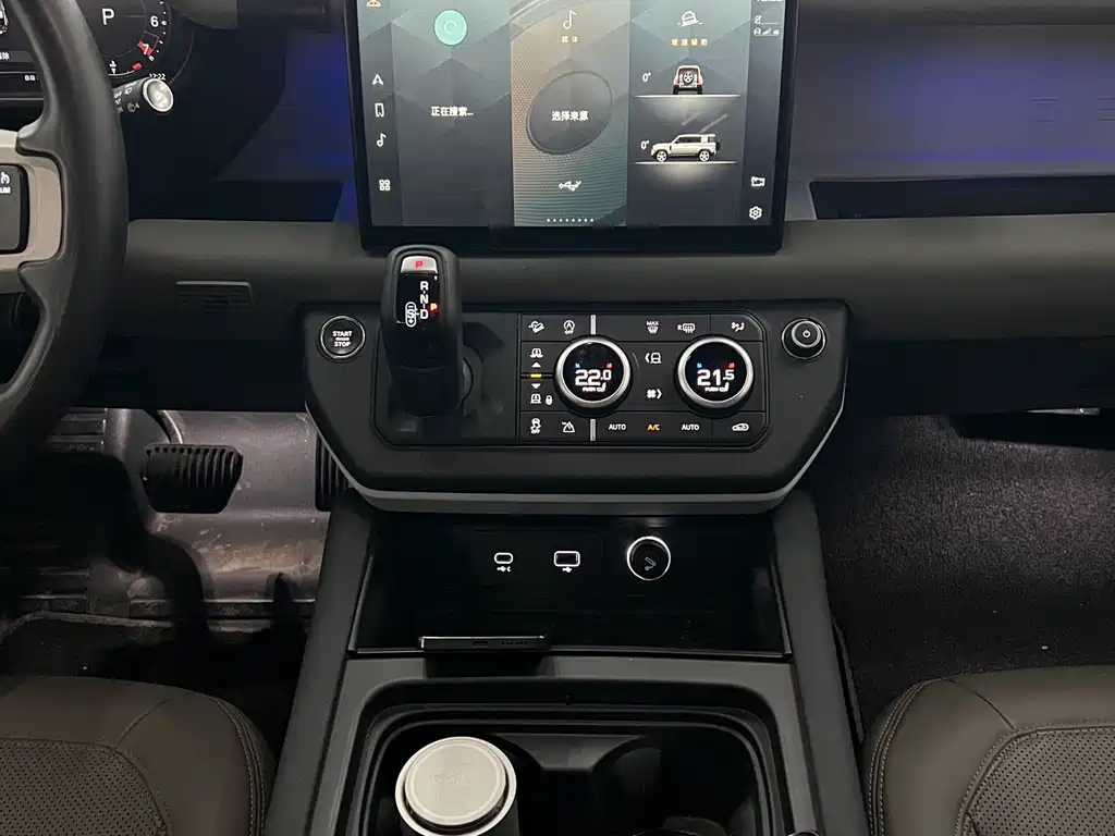Land Rover Defender — миниатюра 6