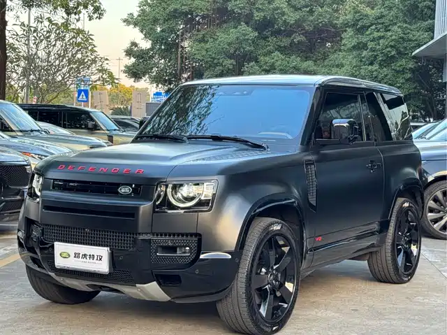 LAND ROVER DEFENDER 2024