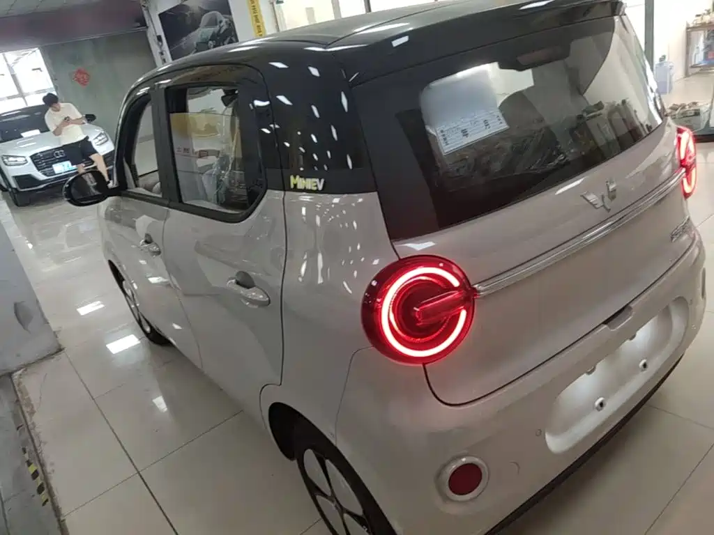 Wuling MINIEV — миниатюра 5