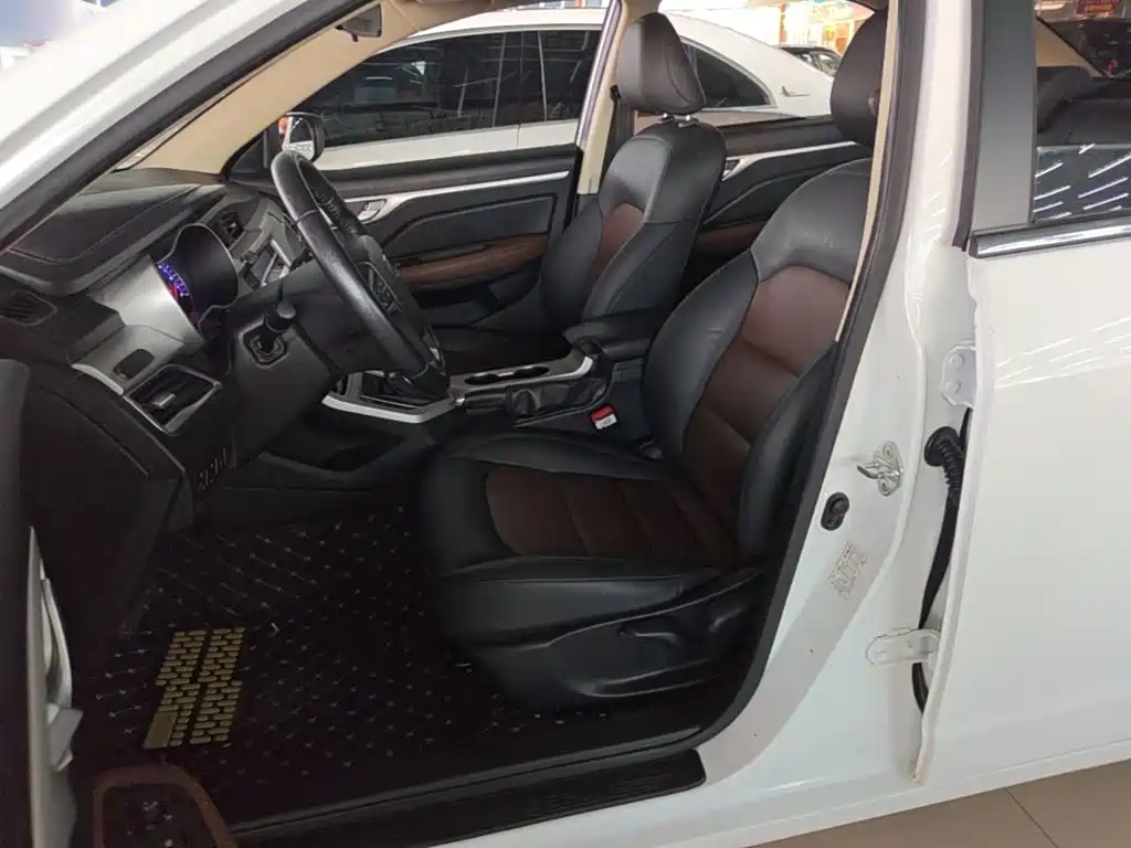 Geely Vision — миниатюра 15