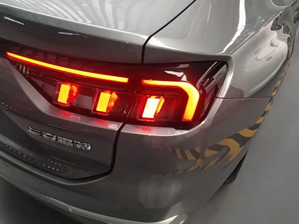 Ford Mondeo — миниатюра 8
