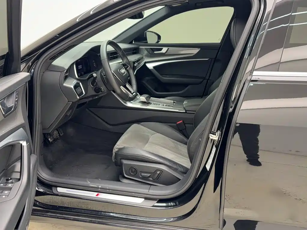 Audi A6L 2022 40 TFSI Luxury