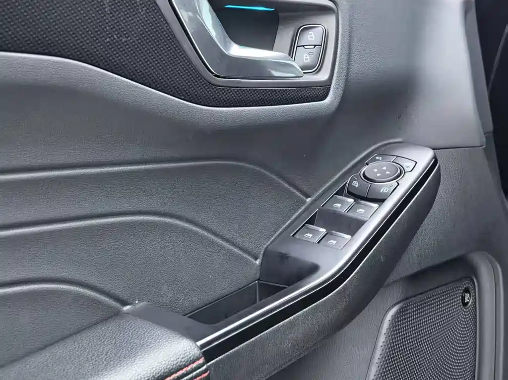 Ford Escape — миниатюра 23