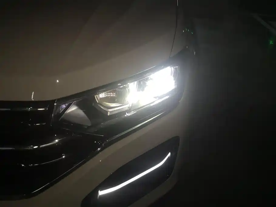Volkswagen Tayron 2021 330TSI 3